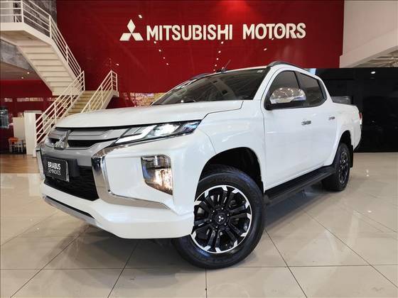 MITSUBISHI L200 TRITON 2.4 16V TURBO DIESEL SPORT HPE CD 4P 4X4 AUTOMÁTICO MITSUBISHI L200 TRITON 2.4 16V TURBO DIESEL SPORT HPE CD 4P 4X4 AUTOMÁTICO